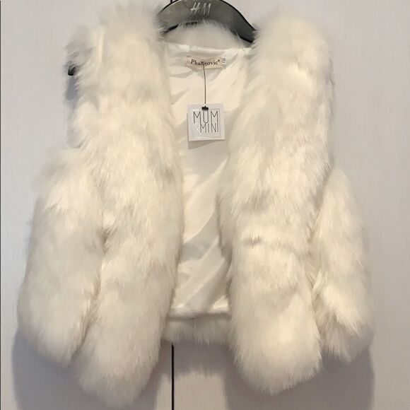 💕Last deal 💕White faux fur Vest - Picture 1 of 10